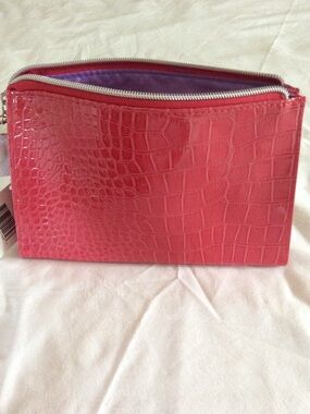Women's Croc-Embossed Pink Zip Pouch- Nordstrom - NWT